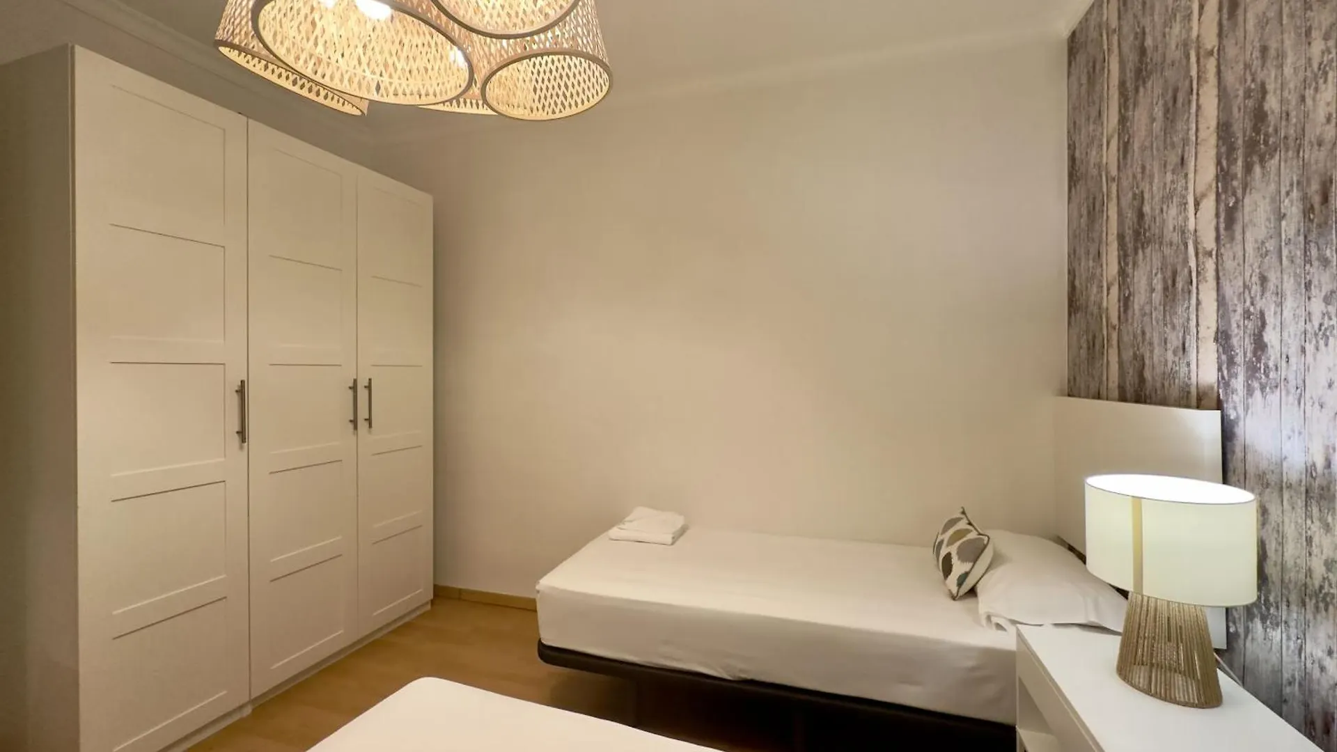 Daire Urbe10 Plaza De Uncibay 3 Bedrooms Apatment Málaga İspanya