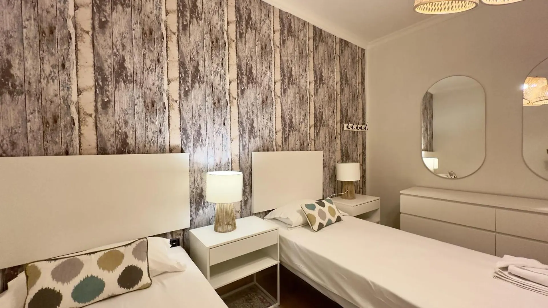 Daire Urbe10 Plaza De Uncibay 3 Bedrooms Apatment Málaga